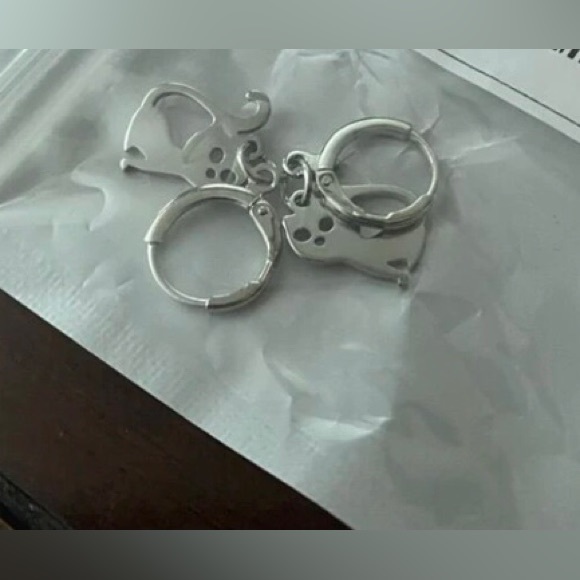 🐈‍⬛ Stainless Steel Cat Charm Drop Earrings NWT - Picture 4 of 10